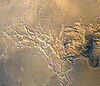 Noctis Labyrinthus auf einer Aufnahme der Viking-Mission. Man erkennt deutlich die chaotische Struktur dieses Gebiets. Bild: NASA / NSSDC.